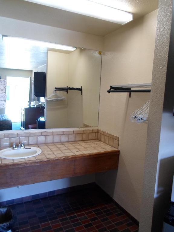 Budget Inn Morgan Hill Room photo