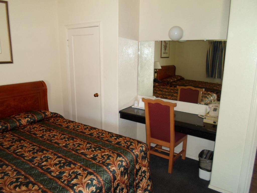 Budget Inn Morgan Hill Room photo